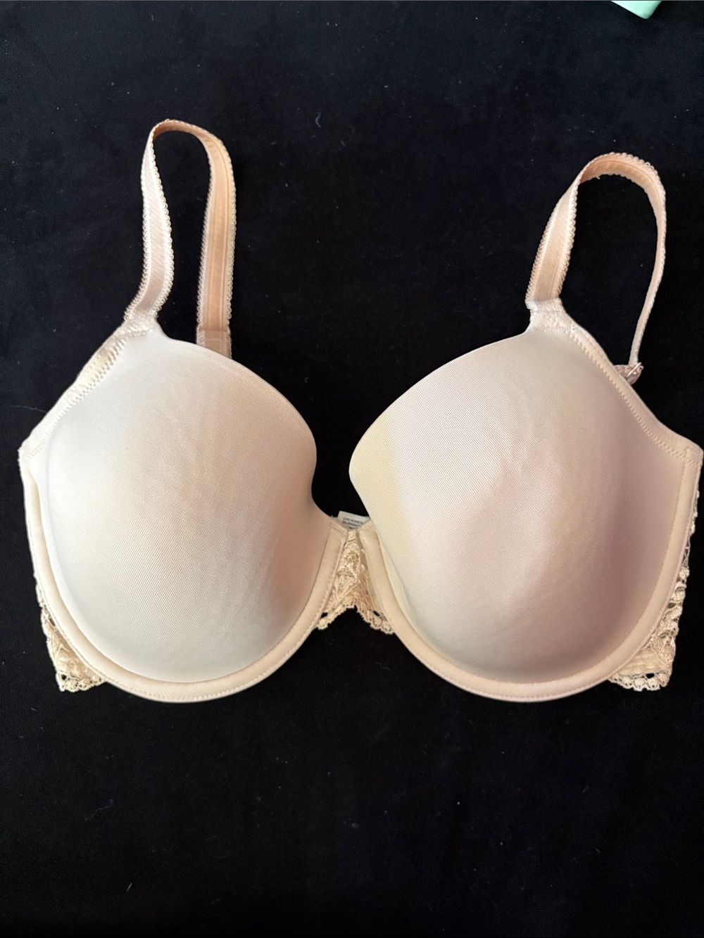 Wacoal Beige Underwire Molded T-Shirt Bra with Lace Sides